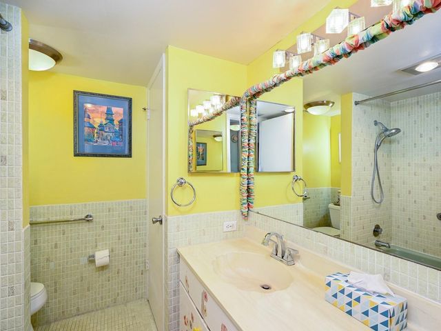 1770 BENJAMIN FRANKLIN DRIVE 206, Sarasota, FL 34236