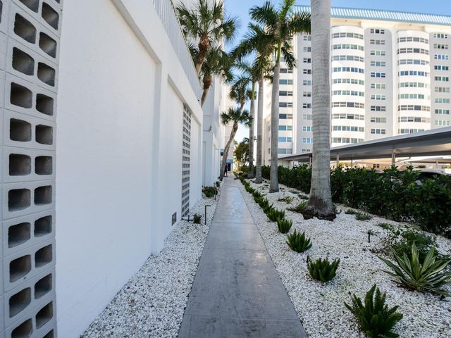 1770 BENJAMIN FRANKLIN DRIVE 206, Sarasota, FL 34236