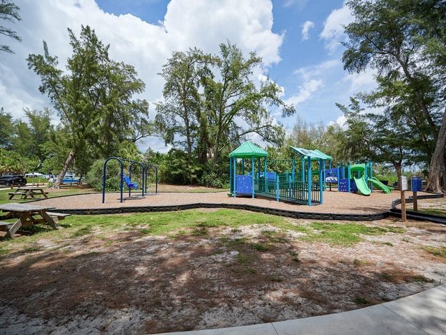 1770 BENJAMIN FRANKLIN DRIVE 206, Sarasota, FL 34236