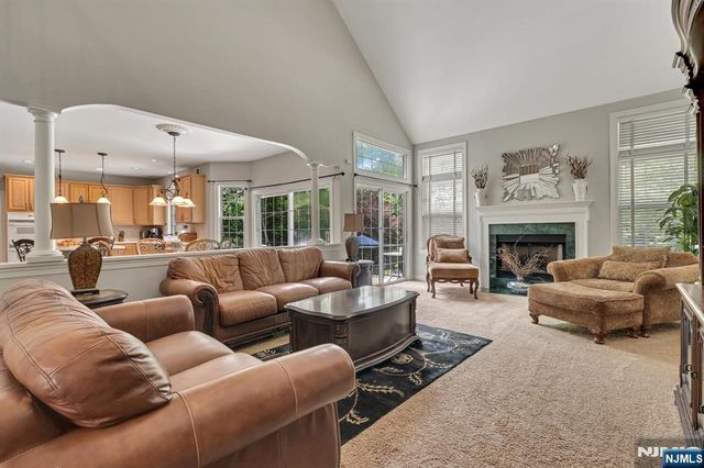 17 Cromwell Drive, Chester Township, NJ 07930