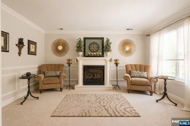 17 Cromwell Drive, Chester Township, NJ 07930