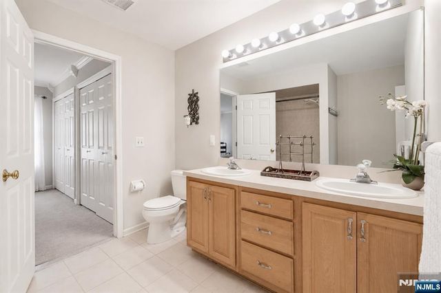 17 Cromwell Drive, Chester Township, NJ 07930