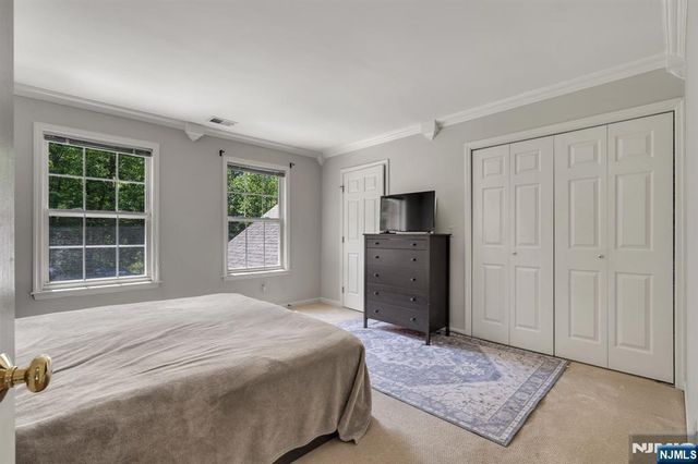17 Cromwell Drive, Chester Township, NJ 07930
