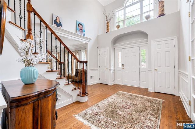 17 Cromwell Drive, Chester Township, NJ 07930