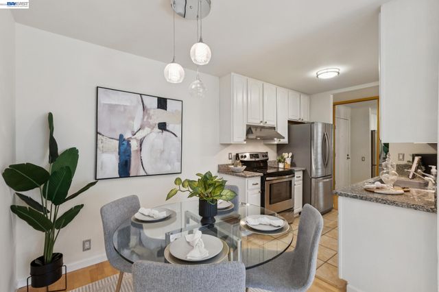 150 Pearl St 106, Oakland, CA 94611