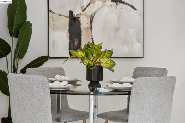 150 Pearl St 106, Oakland, CA 94611