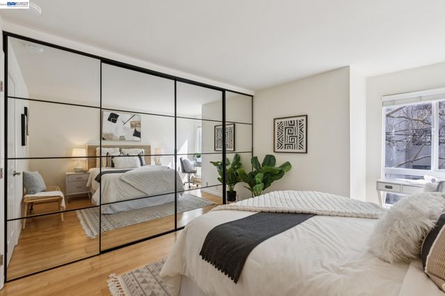 150 Pearl St 106, Oakland, CA 94611