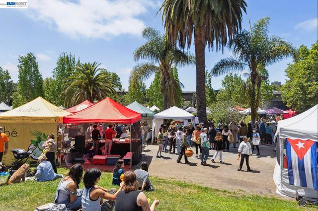 150 Pearl St 106, Oakland, CA 94611