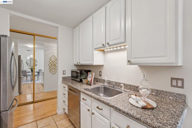 150 Pearl St 106, Oakland, CA 94611