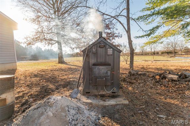 21092 Highway P, Vichy, MO 65580