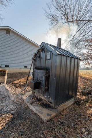 21092 Highway P, Vichy, MO 65580