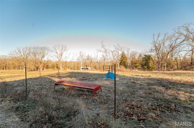 21092 Highway P, Vichy, MO 65580