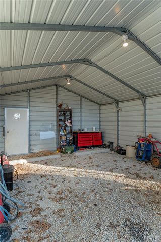 21092 Highway P, Vichy, MO 65580