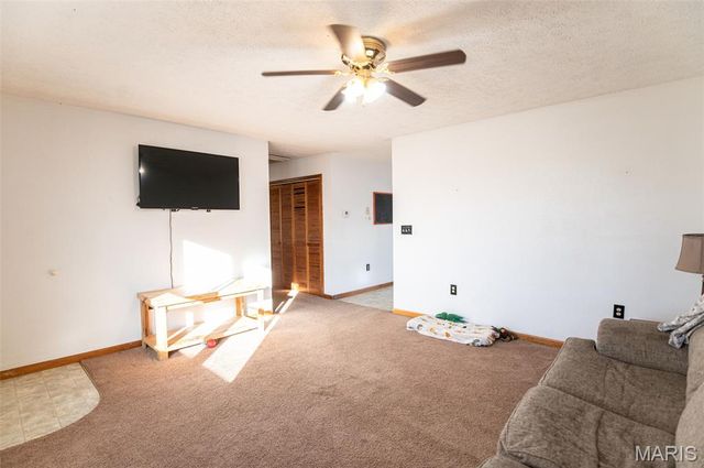 21092 Highway P, Vichy, MO 65580