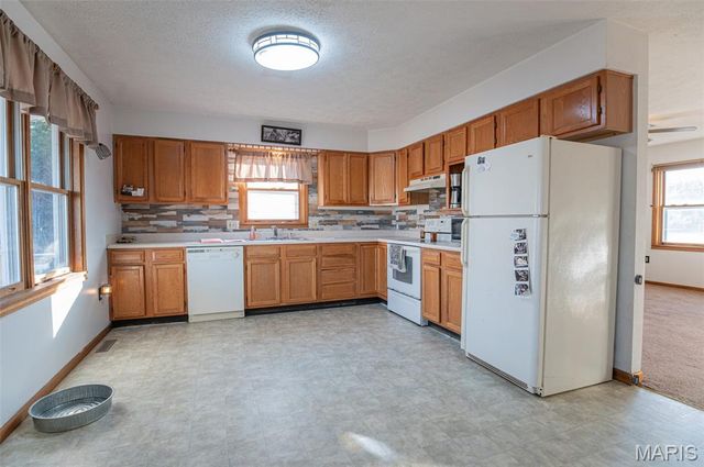 21092 Highway P, Vichy, MO 65580