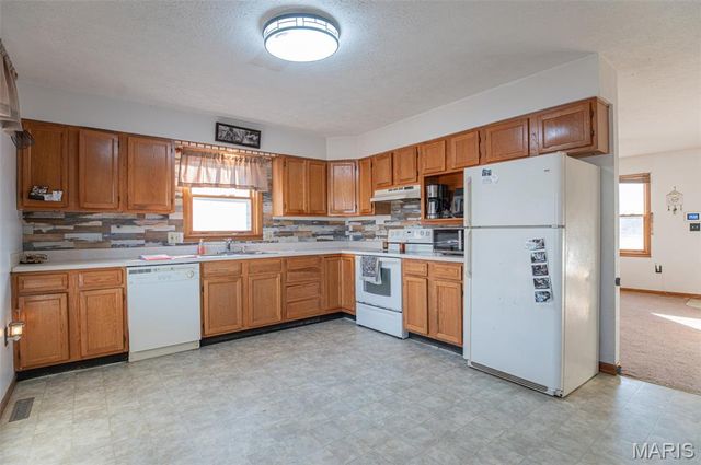 21092 Highway P, Vichy, MO 65580