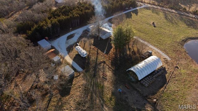 21092 Highway P, Vichy, MO 65580