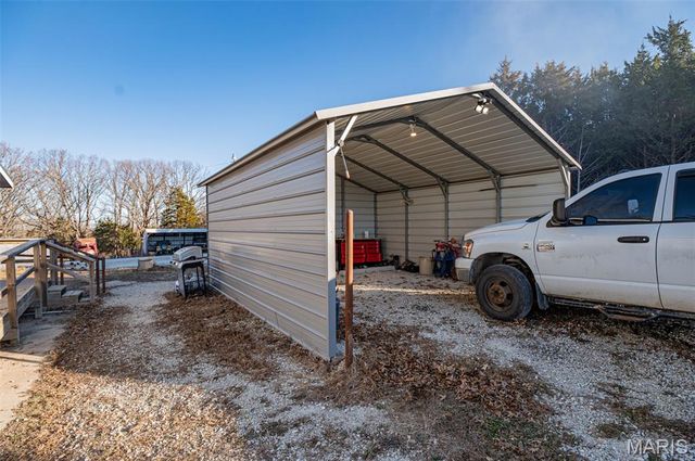 21092 Highway P, Vichy, MO 65580