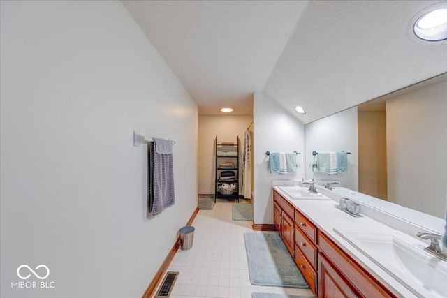 7250 Royal Oakland Drive, Indianapolis, IN 46236