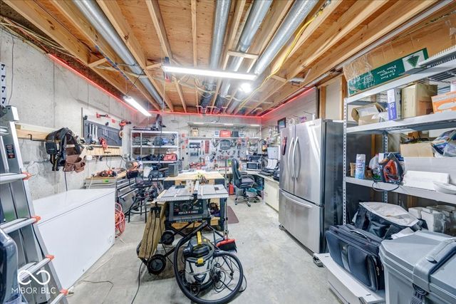 7250 Royal Oakland Drive, Indianapolis, IN 46236