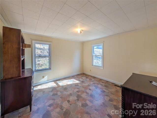 97 Tom Sparks Road, Spruce Pine, NC 28777