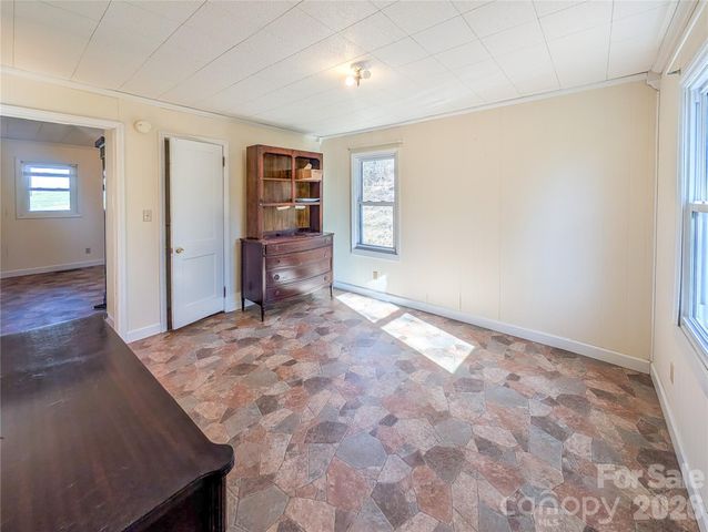 97 Tom Sparks Road, Spruce Pine, NC 28777