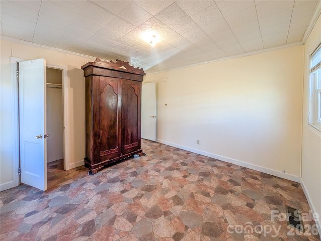 97 Tom Sparks Road, Spruce Pine, NC 28777