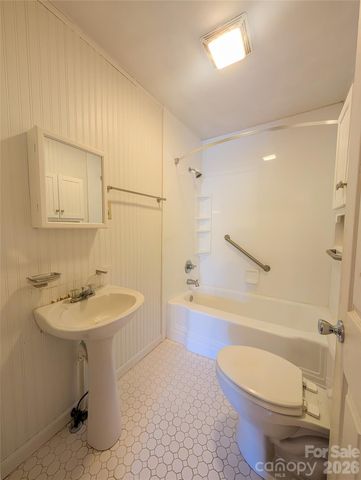 97 Tom Sparks Road, Spruce Pine, NC 28777