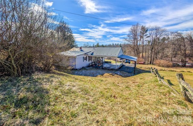 97 Tom Sparks Road, Spruce Pine, NC 28777