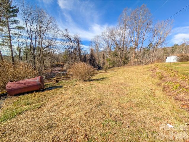 97 Tom Sparks Road, Spruce Pine, NC 28777