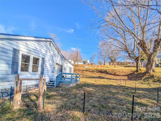 97 Tom Sparks Road, Spruce Pine, NC 28777