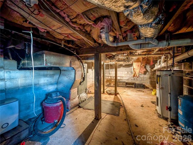 97 Tom Sparks Road, Spruce Pine, NC 28777