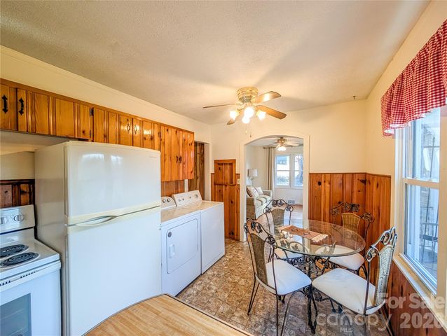 97 Tom Sparks Road, Spruce Pine, NC 28777