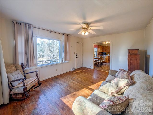 97 Tom Sparks Road, Spruce Pine, NC 28777