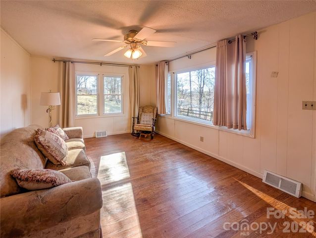 97 Tom Sparks Road, Spruce Pine, NC 28777