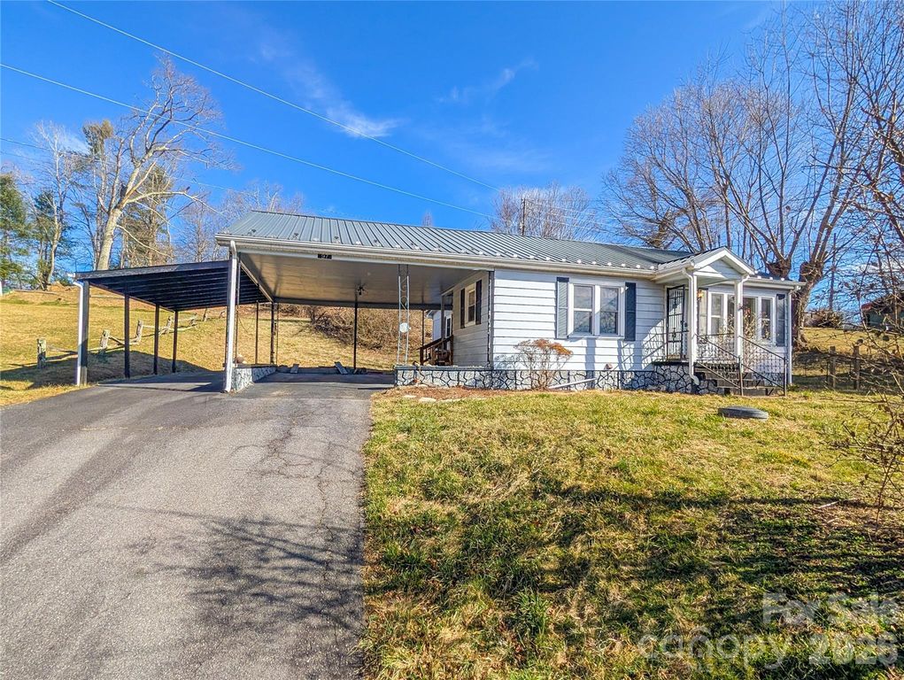 97 Tom Sparks Road, Spruce Pine, NC 28777
