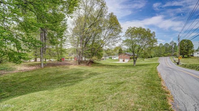 683 Ridge Road, Piney Flats, TN 37686