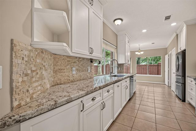 128 Island Breeze Circle, League City, TX 77573