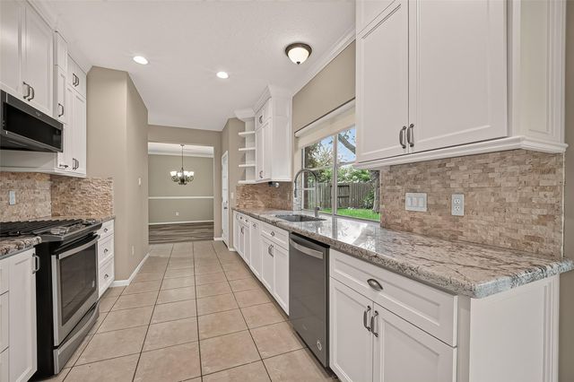 128 Island Breeze Circle, League City, TX 77573