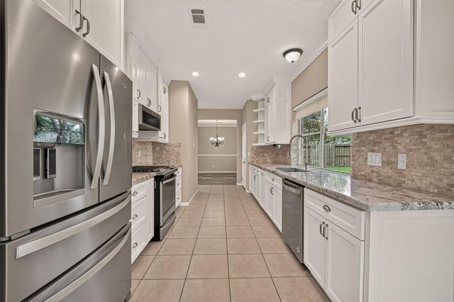 128 Island Breeze Circle, League City, TX 77573