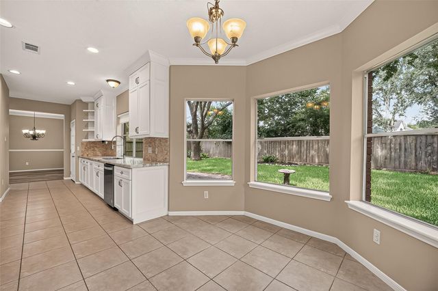 128 Island Breeze Circle, League City, TX 77573