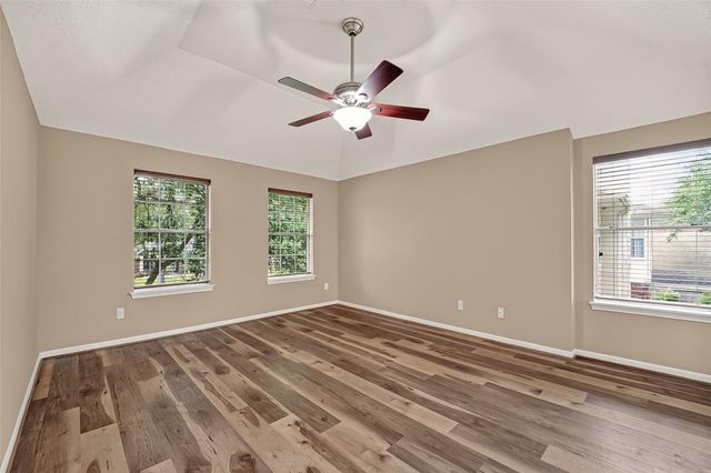 128 Island Breeze Circle, League City, TX 77573