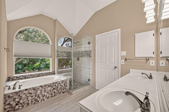 128 Island Breeze Circle, League City, TX 77573