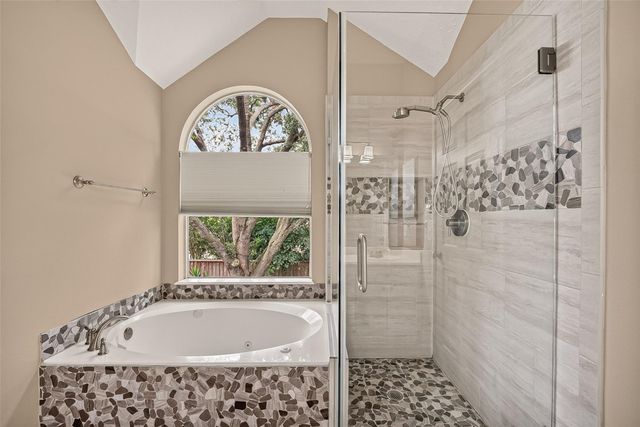 128 Island Breeze Circle, League City, TX 77573