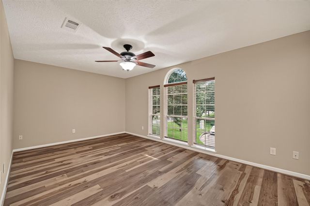 128 Island Breeze Circle, League City, TX 77573