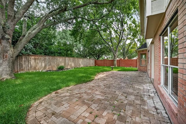 128 Island Breeze Circle, League City, TX 77573