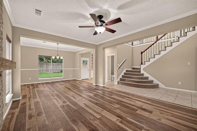 128 Island Breeze Circle, League City, TX 77573