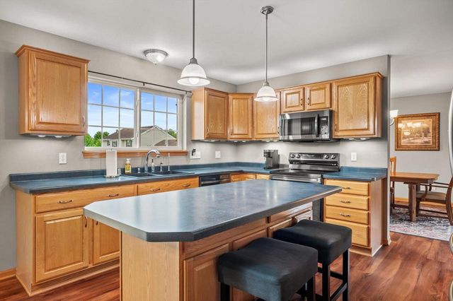 W203N17272 Francis DRIVE, Jackson, WI 53037