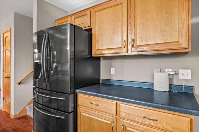 W203N17272 Francis DRIVE, Jackson, WI 53037