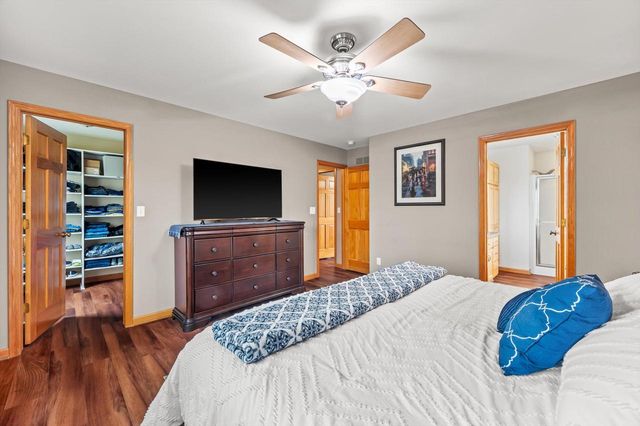 W203N17272 Francis DRIVE, Jackson, WI 53037